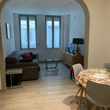 Les Parasols De Apartment